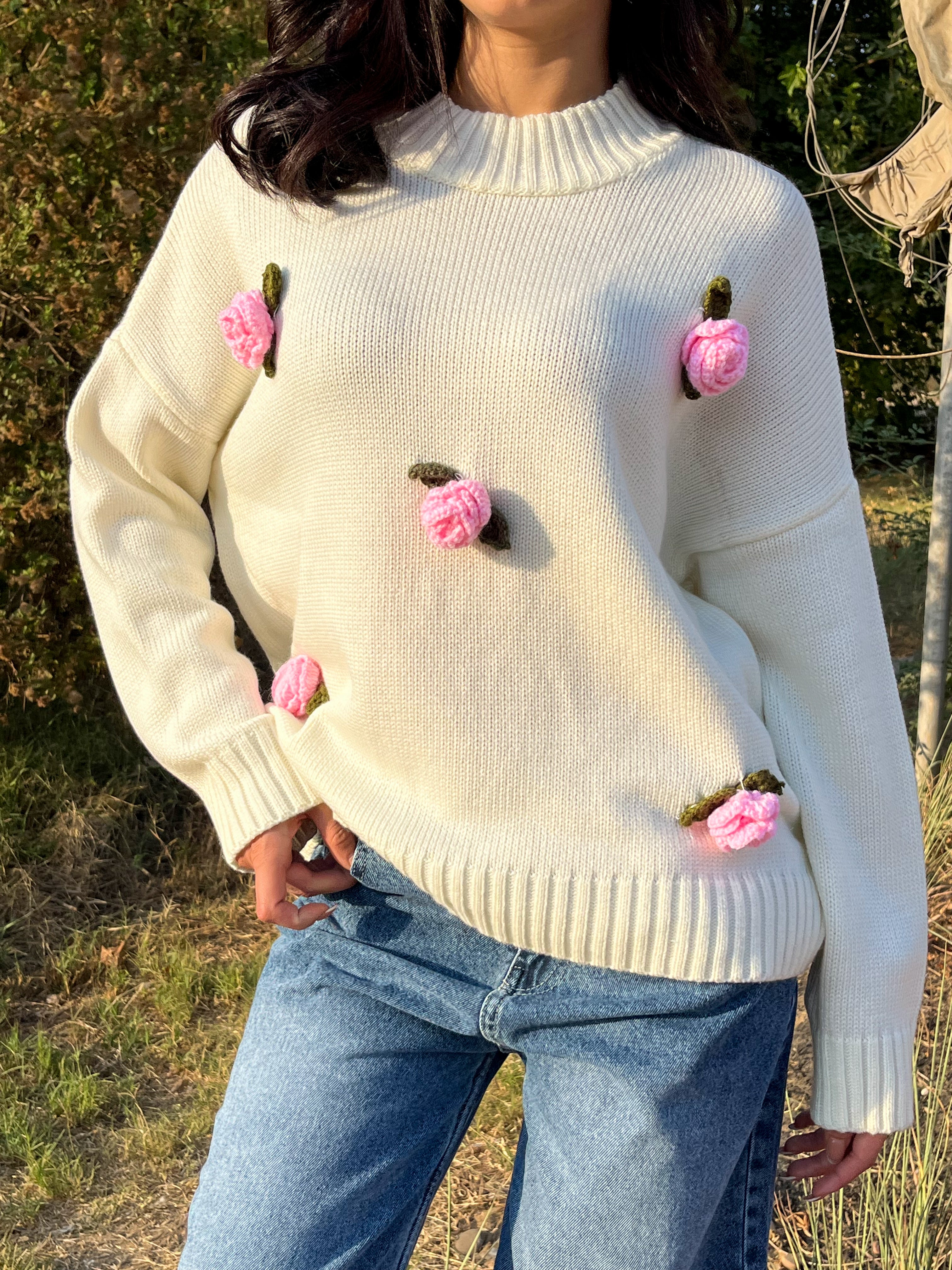 Pullover with flowers